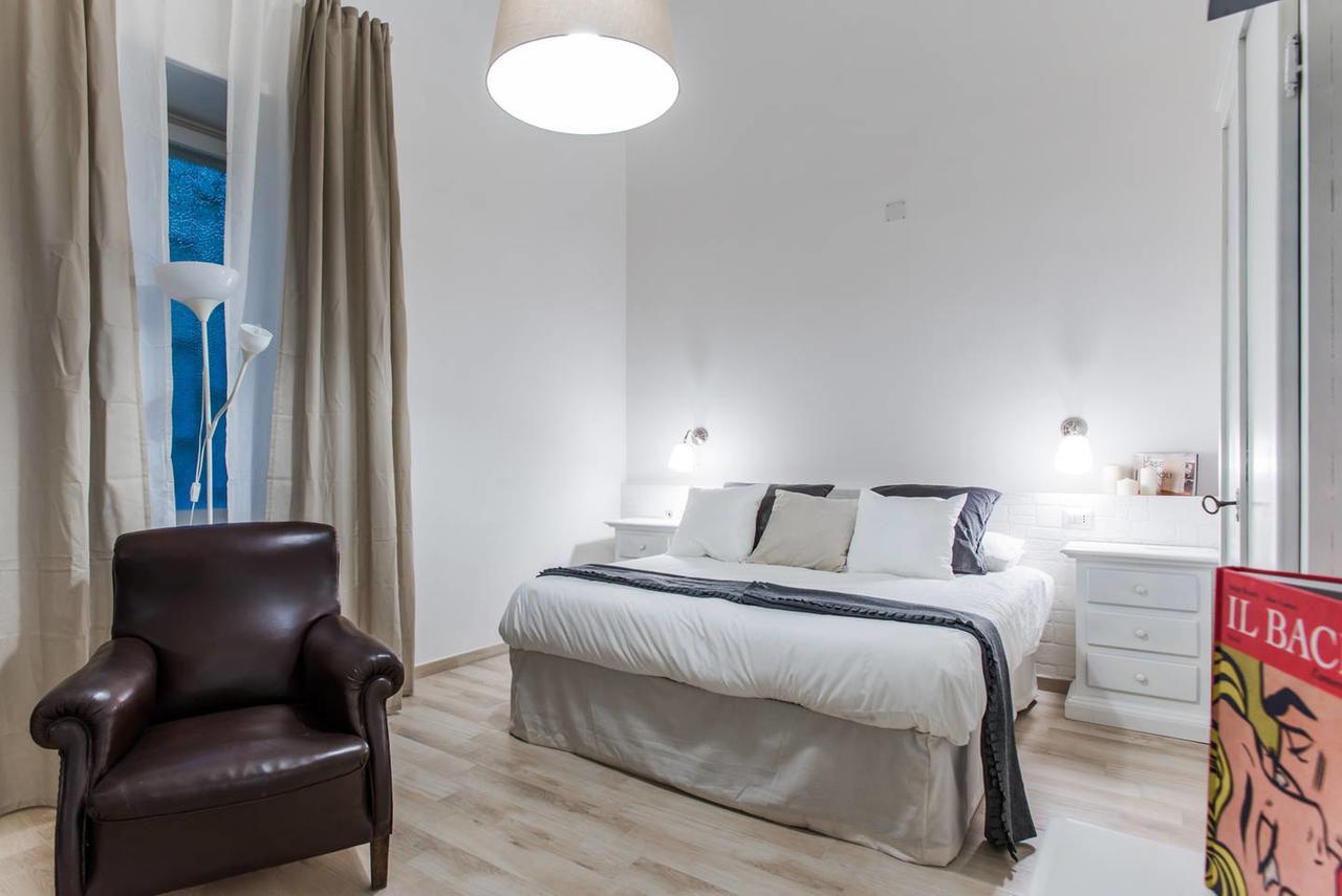 مبيت وإفطار نابولي Chiaia House المظهر الخارجي الصورة